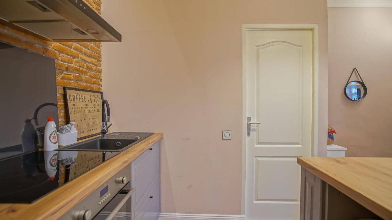 Appartement Coroni Republic Apart à Braşov Extérieur photo