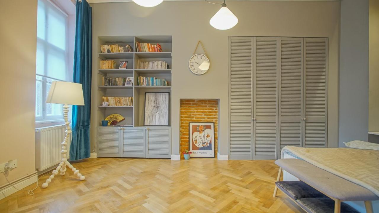 Appartement Coroni Republic Apart à Braşov Extérieur photo